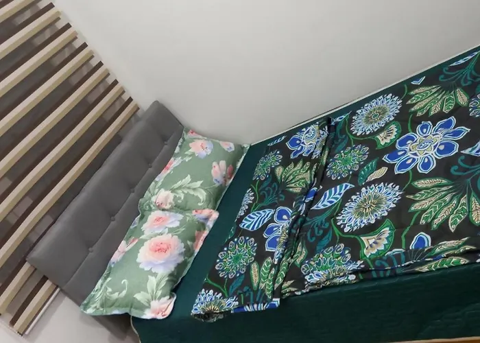 1bedroom Fully Furnished With Netflix & Free Wifi In Trees Residences Manila