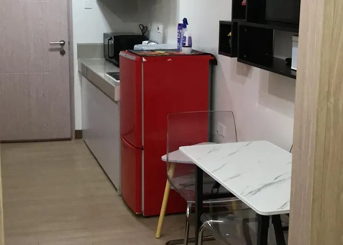 1bedroom Fully Furnished With Netflix & Free Wifi In Trees Residences Apartment