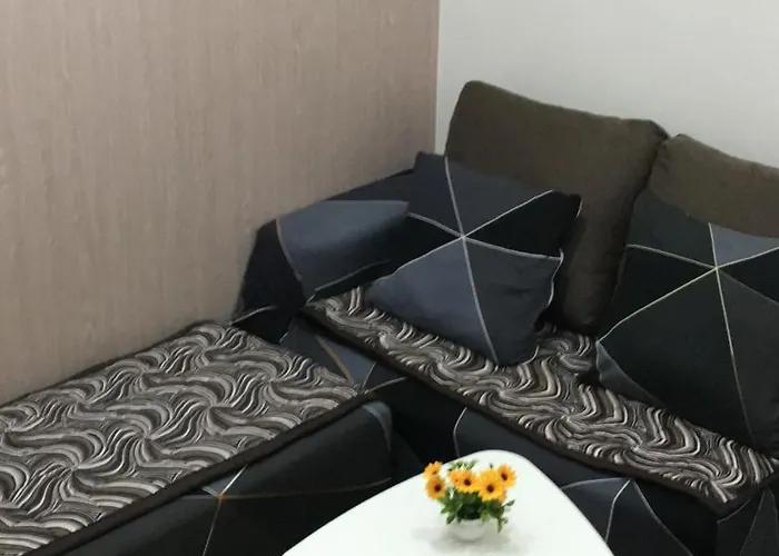Apartment 1bedroom Fully Furnished With Netflix & Free Wifi In Trees Residences